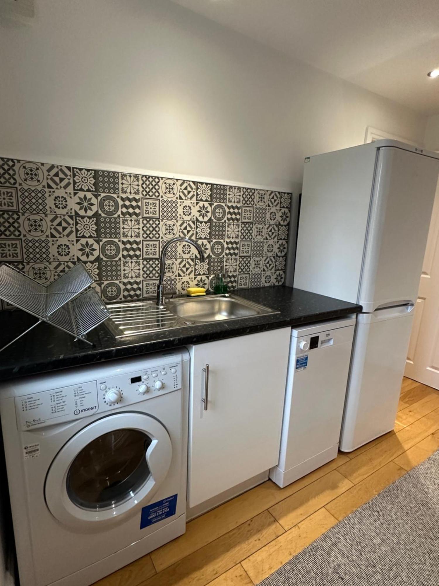 Stylish Flat Minutes From Covent Garden - West End Лондон Экстерьер фото