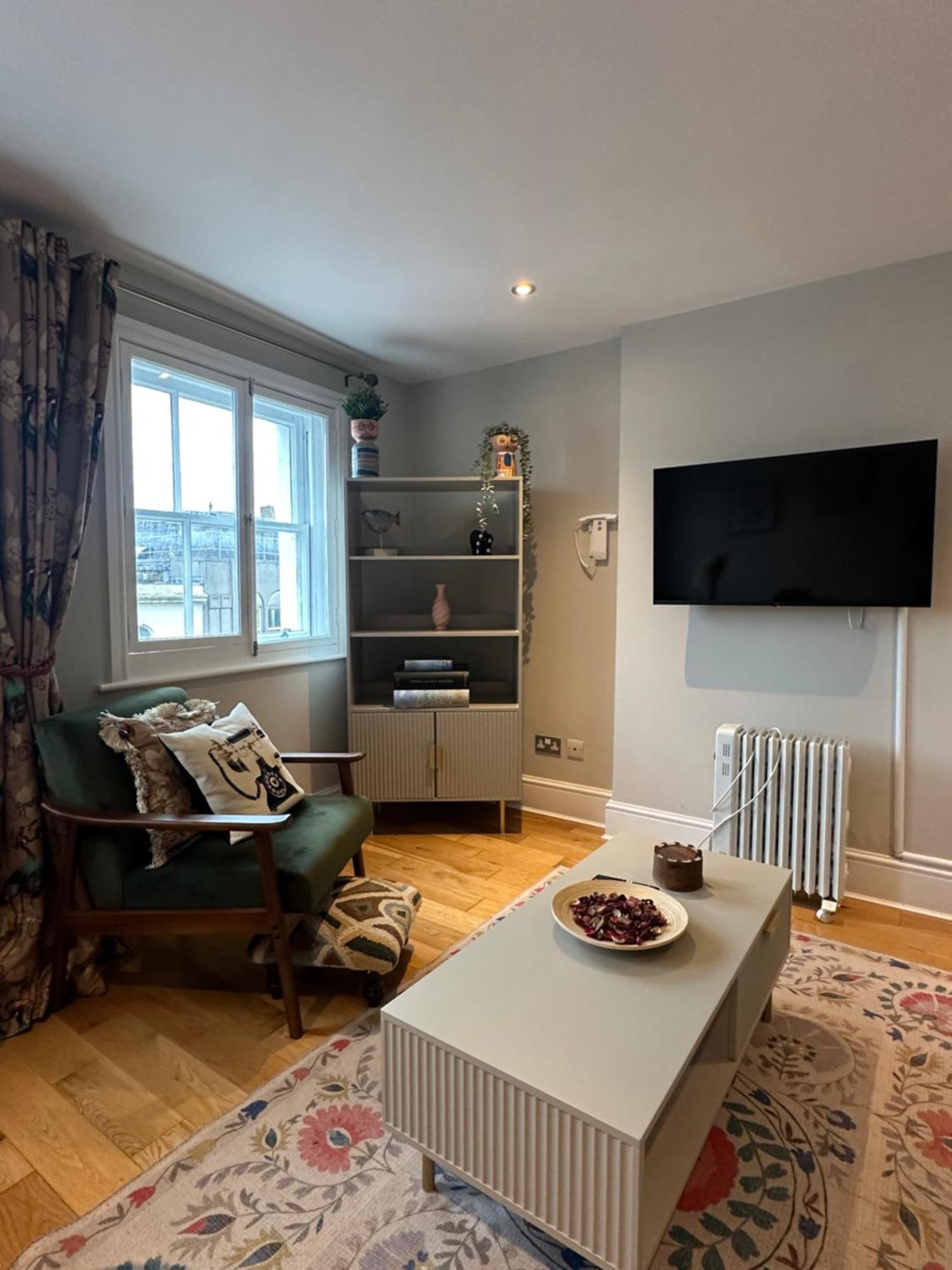 Stylish Flat Minutes From Covent Garden - West End Лондон Экстерьер фото
